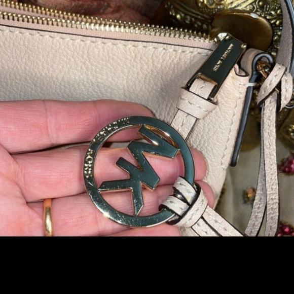 Michael Kors Cream Crossbody Bag - Picture 5 of 6